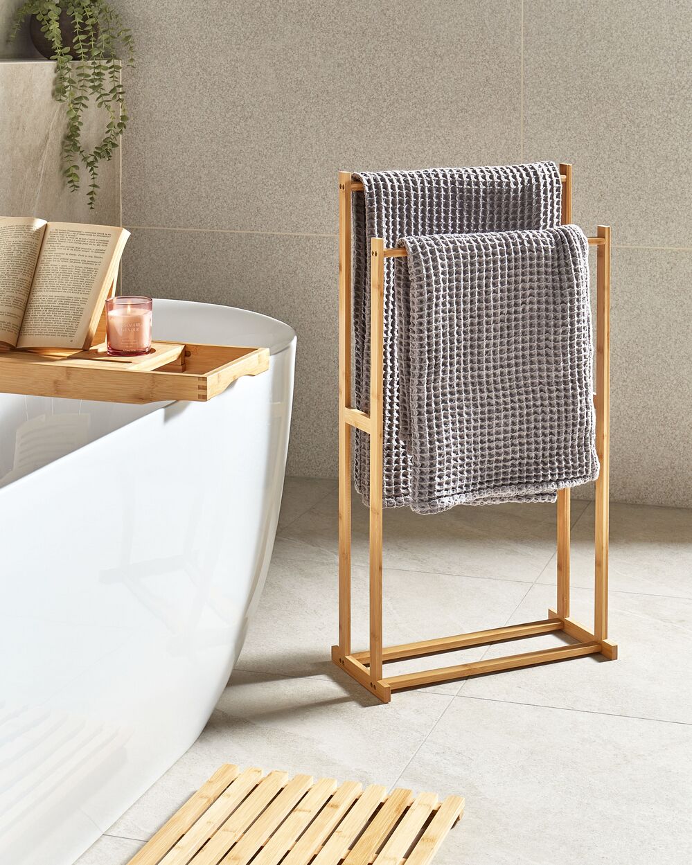 Bamboo Towel Stand 45 x 84 cm Light Wood HOBOKEN Beliani.es