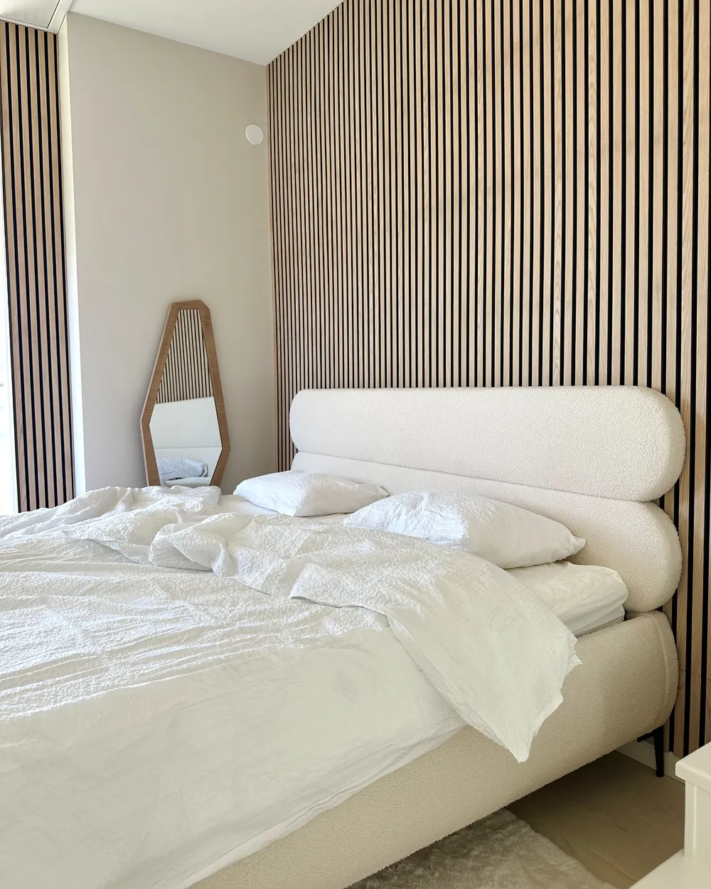 Lit avec sommier Bouclé LESSAY 180 x 200 cm Blanc cassé_1034184