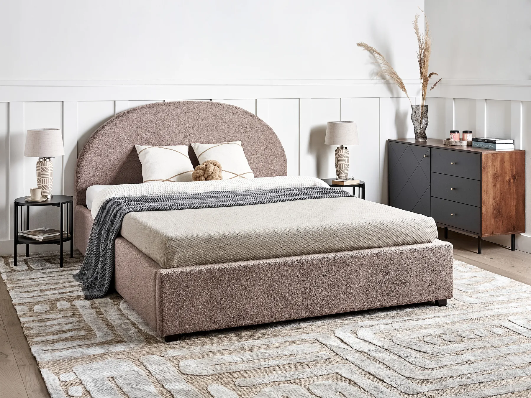 Ottoman Bed VAUCLUSE Boucle Taupe 160 x 200 cm (EU King Size)_951932