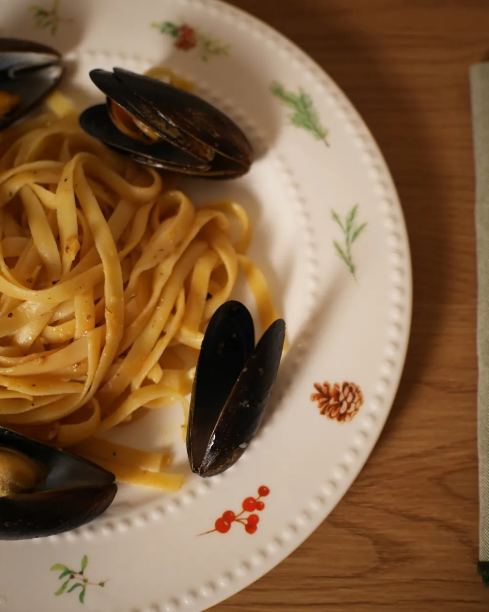 Set Di 4 Piatti Per Spaghetti In Gres: Stoviglie Per Pasta Fatte A Mano, Nere, Lavabili In Lavastoviglie