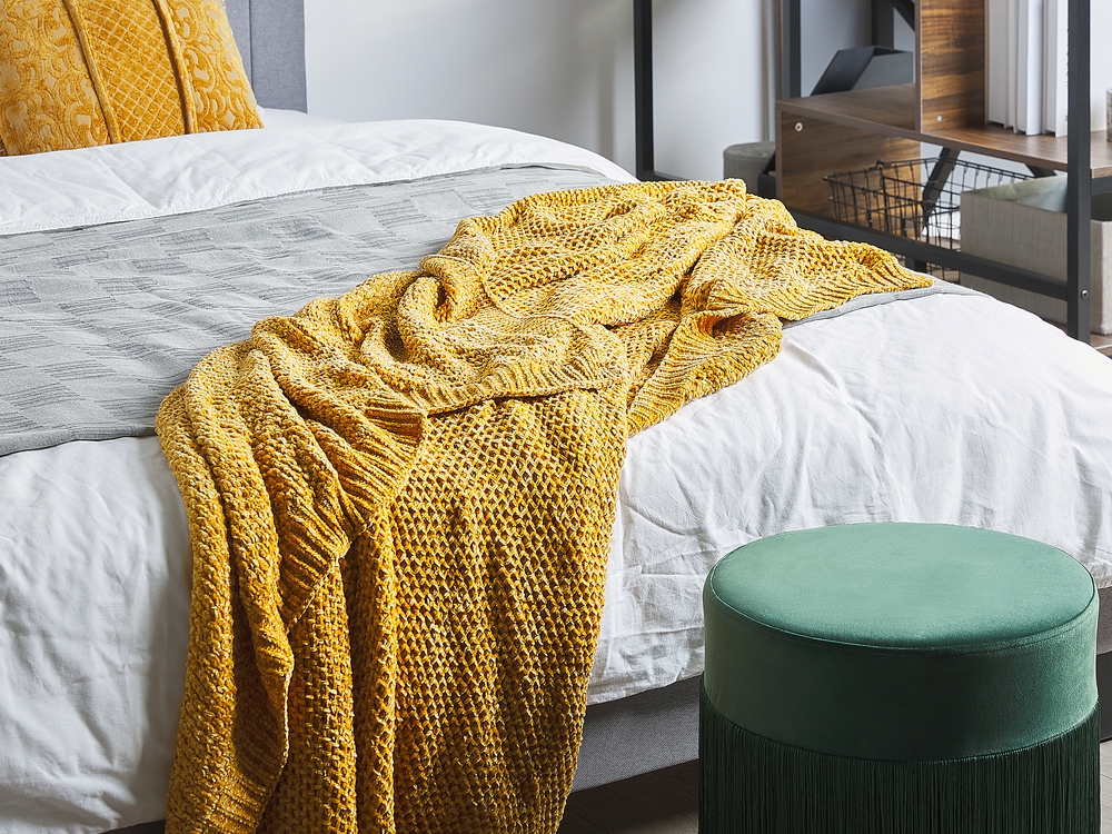 Yellow blanket hotsell