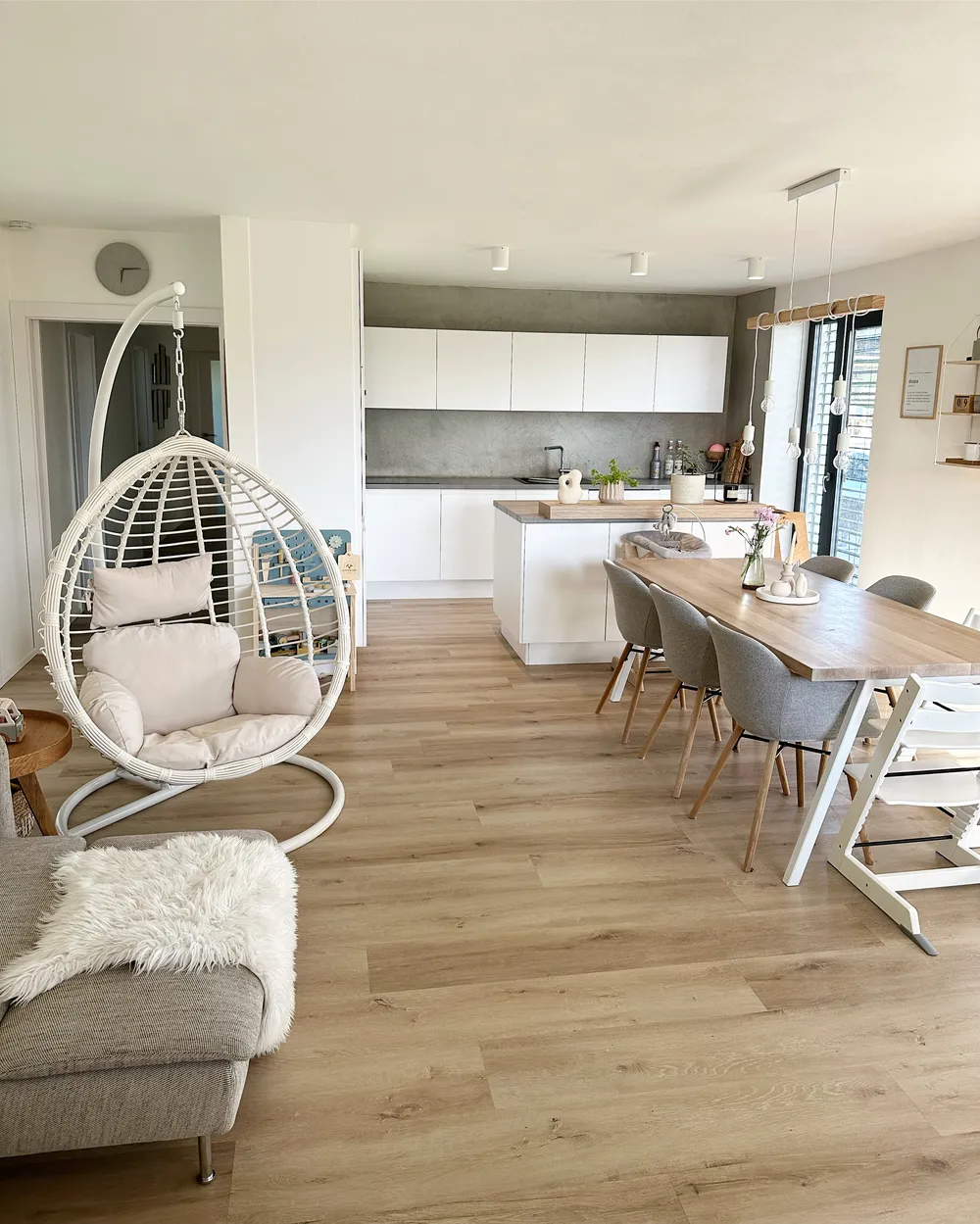 Hanging Chair with Stand FANO PE Rattan White - Main Image