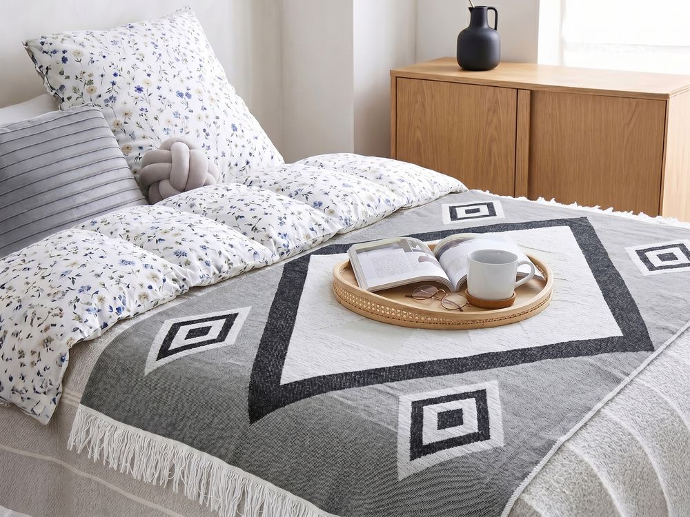Kuscheldecke KATTIKE Stoff 130 x 170 cm Grau