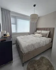 Bett mit Stauraum SEZANNE Samtstoff Taupe 140 x 200 cm_1033811