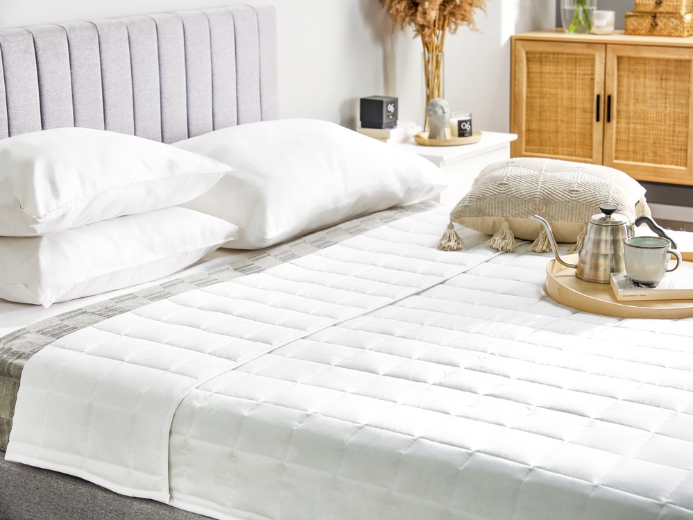 Piumino estivo poliestere bianco 220 x 240 cm ANNAPURNA Beliani
