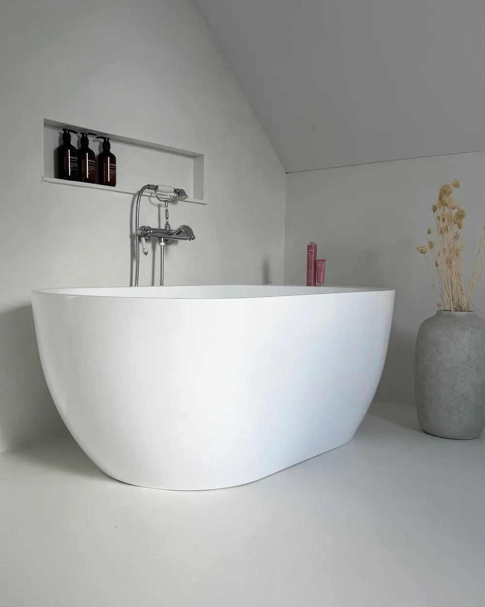 Freestanding Bathtub NEVIS 1600 x 750 mm White_1120243