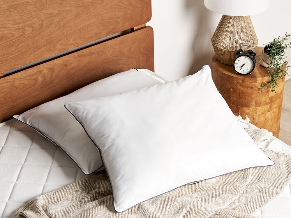 Conjunto de 2 almohadas de microfibra de perfil alto 50 x 60 cm PELISTER Beliani.es