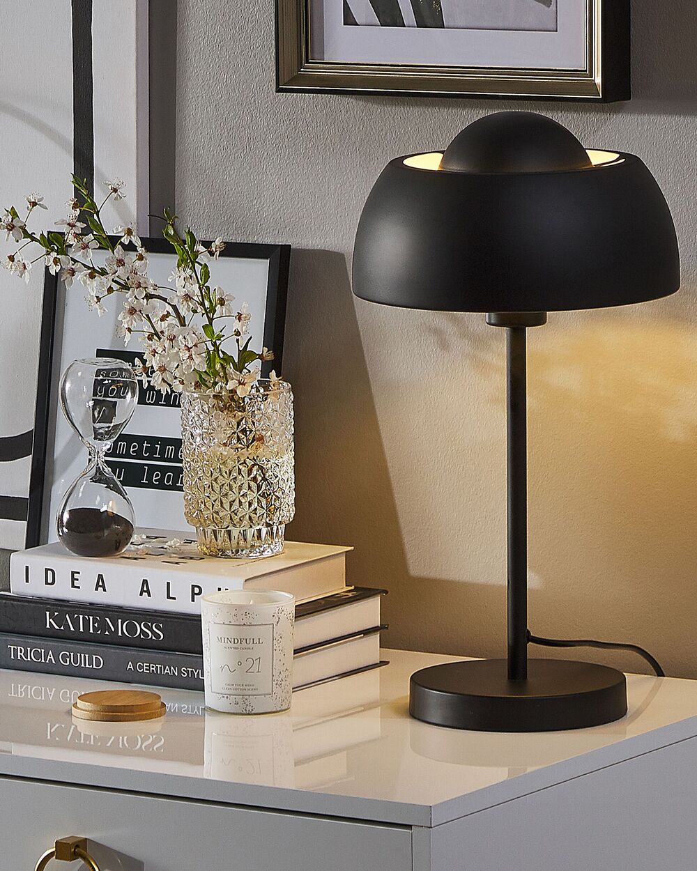 Black metal bedside lamp 2025