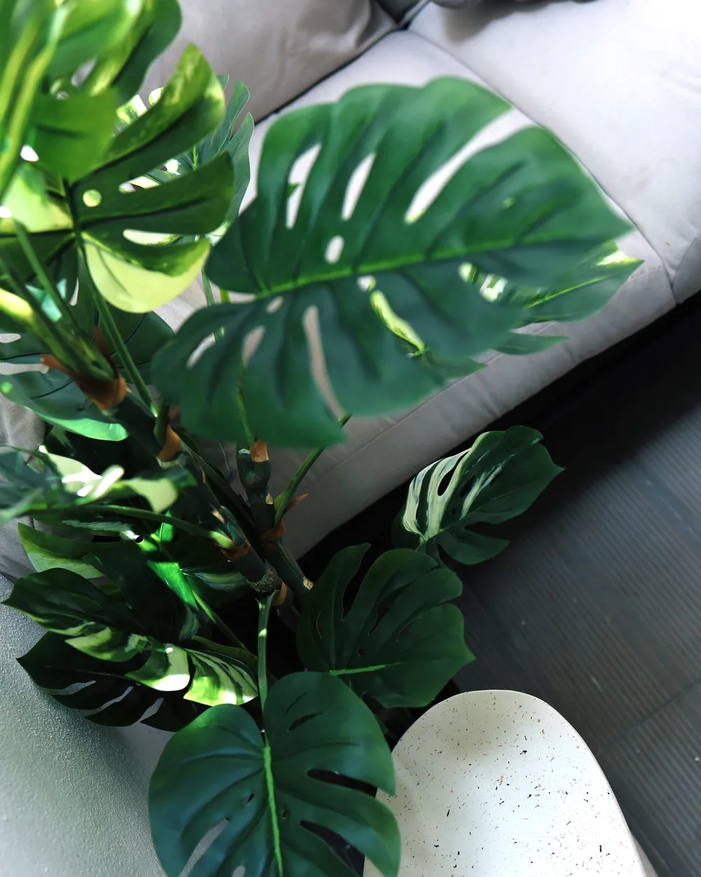 Sztuczna rolina MONSTERA PLANT 135 cm Zielony - Beliani.pl