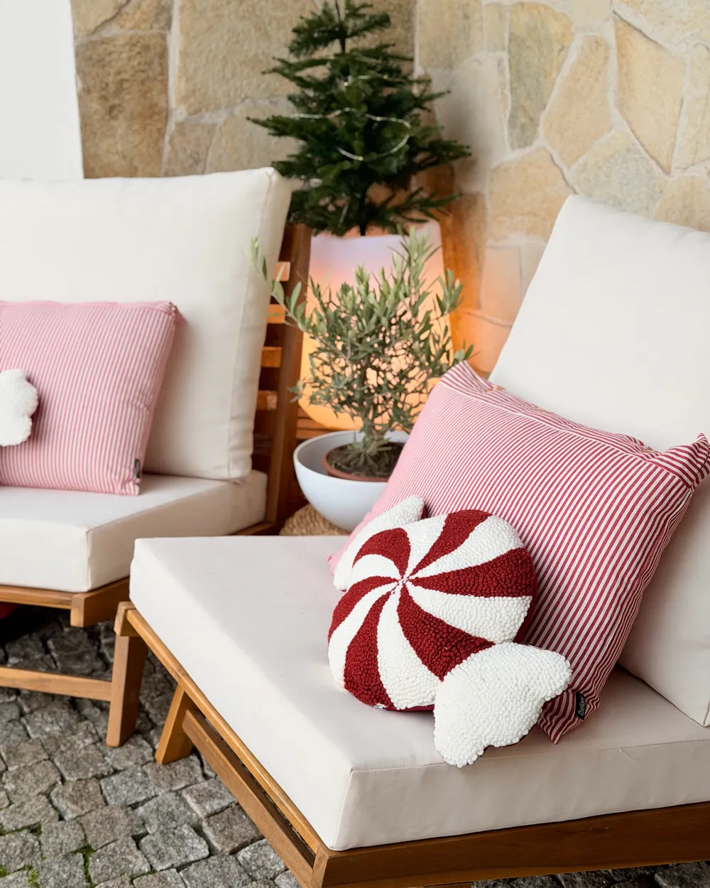 LOVELY CASA Duo Cuscino In Cotone Rosso - 40x40 Cm, Qualità Superiore, Colore Moderno, Perfetto Per Divano E Camera Da Letto - 2