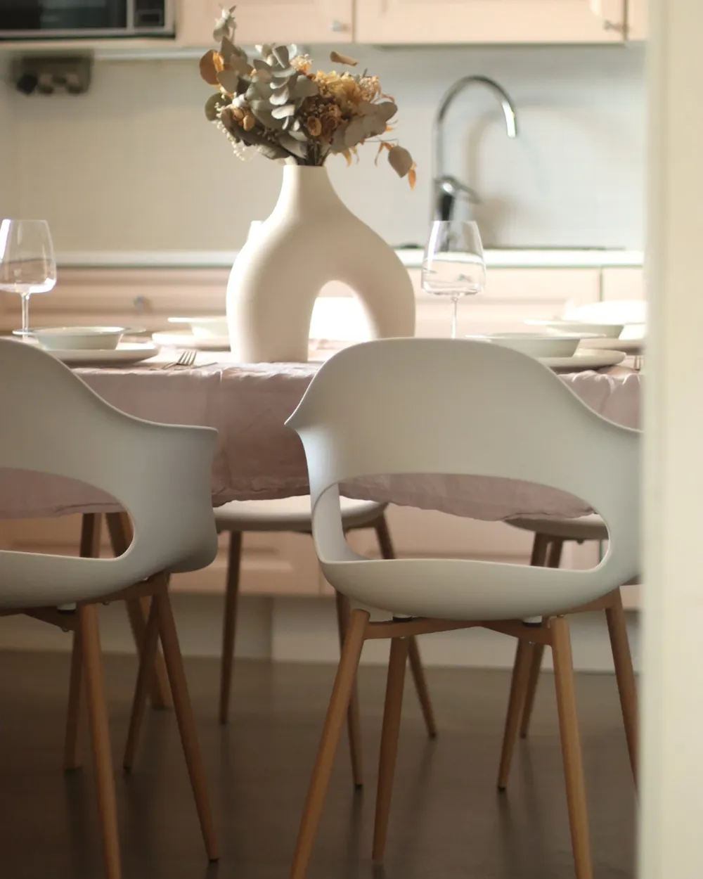 Beliani Conjunto De 2 Sillas De Comedor Blanco Madera Clara Material