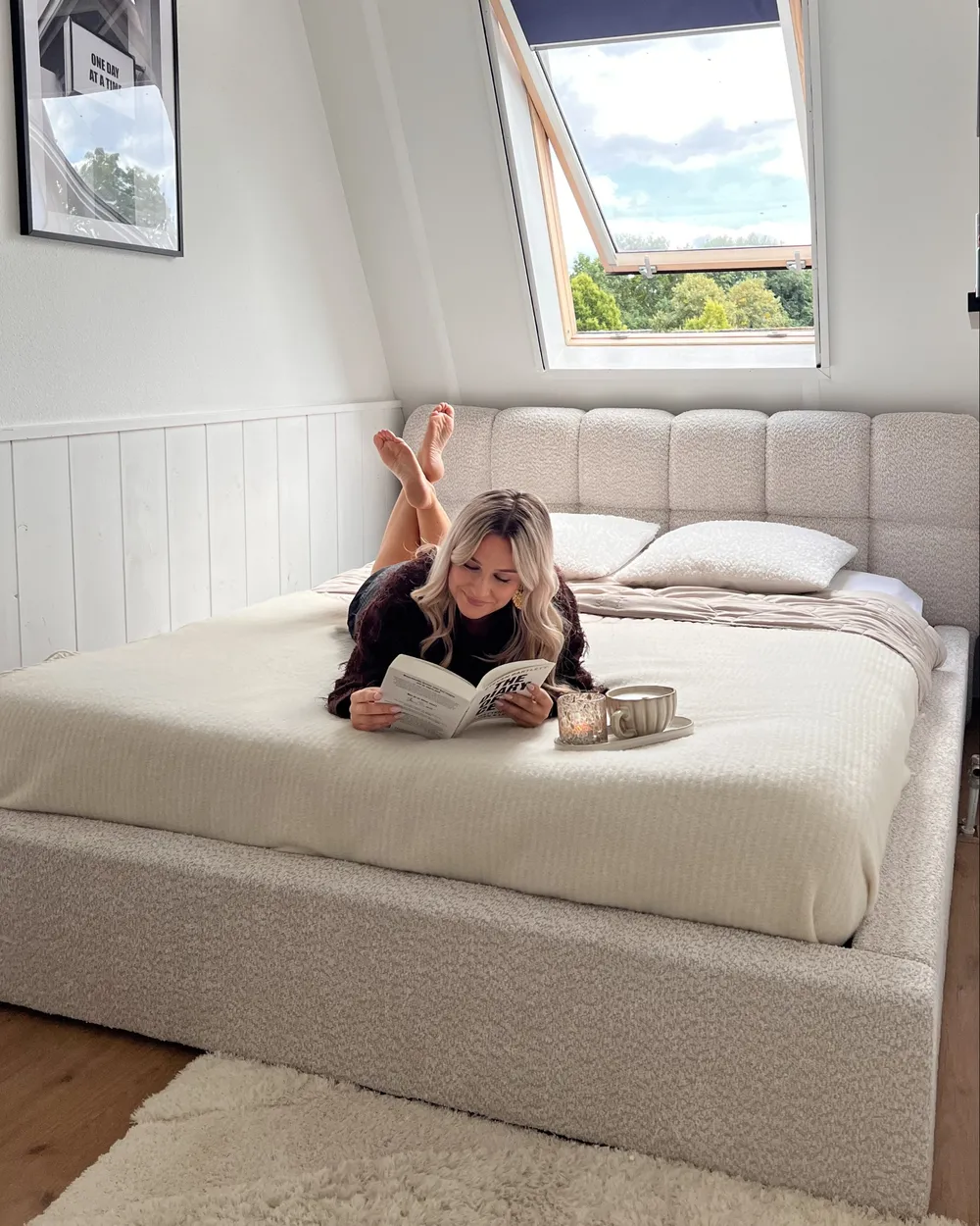 Ottoman Bed BASTON Boucle Light Beige 160 x 200 cm (EU King Size)_1034176