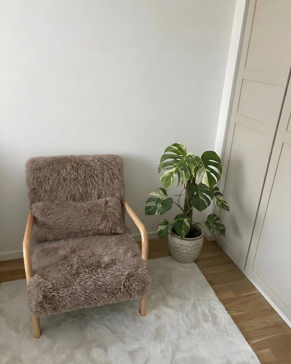 Armchair SKOVDE Faux Fur Taupe_1052739