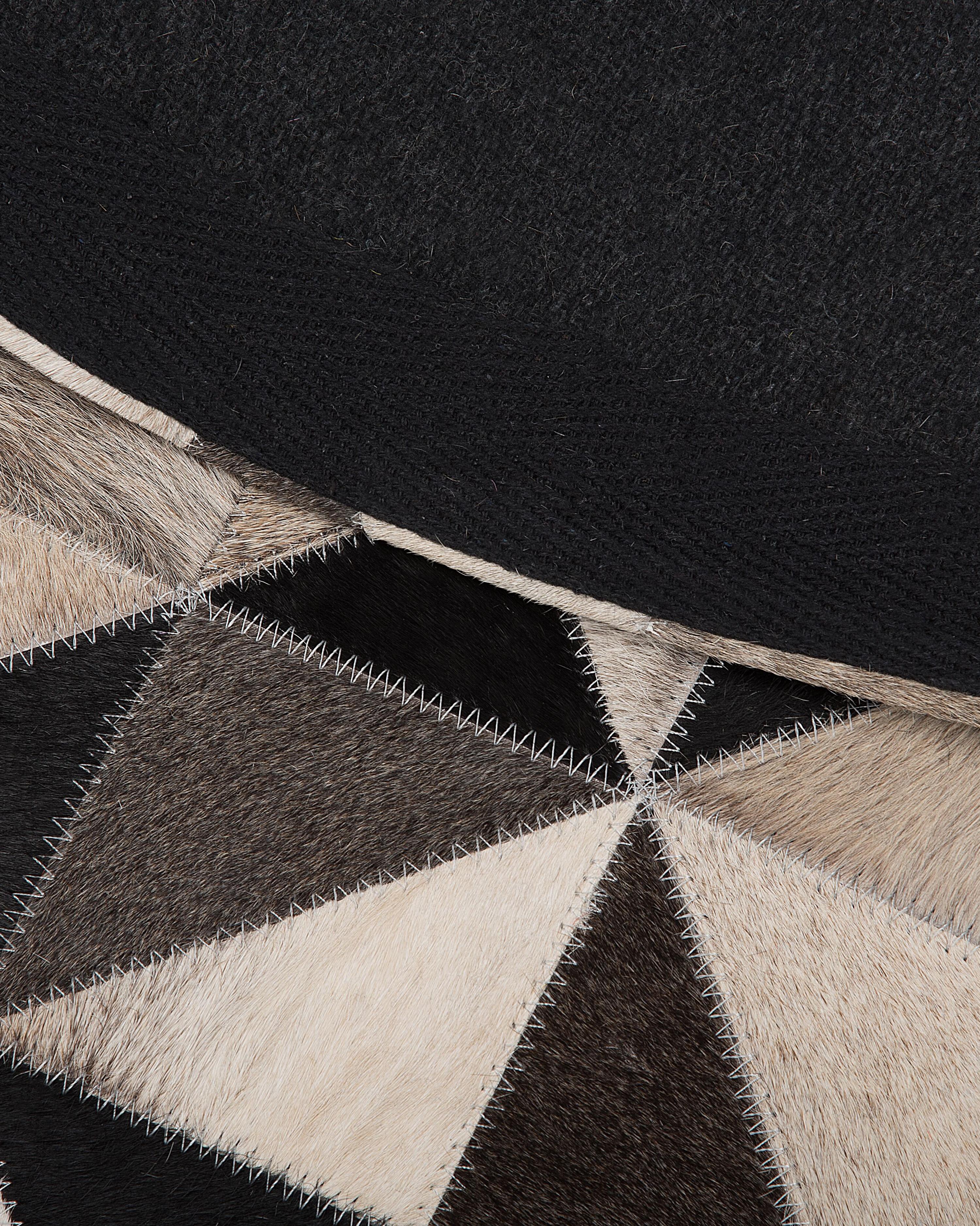 Round Cowhide Area Rug ⌀ 140 cm Grey and Beige KIRKLAR_742822