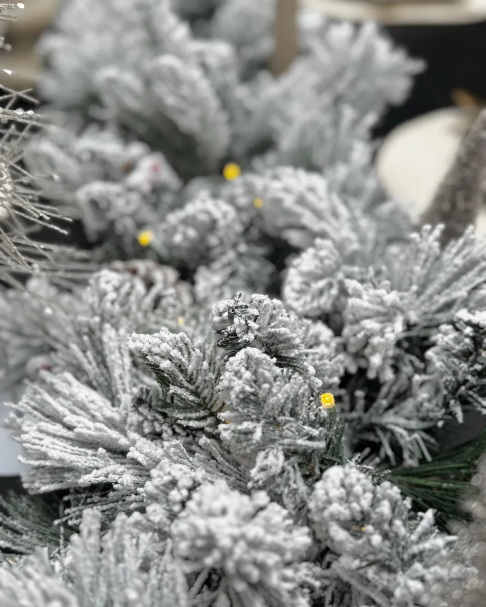 Ośnieżona świąteczna girlanda LED WHITEHORN 180 cm Biały_1034582