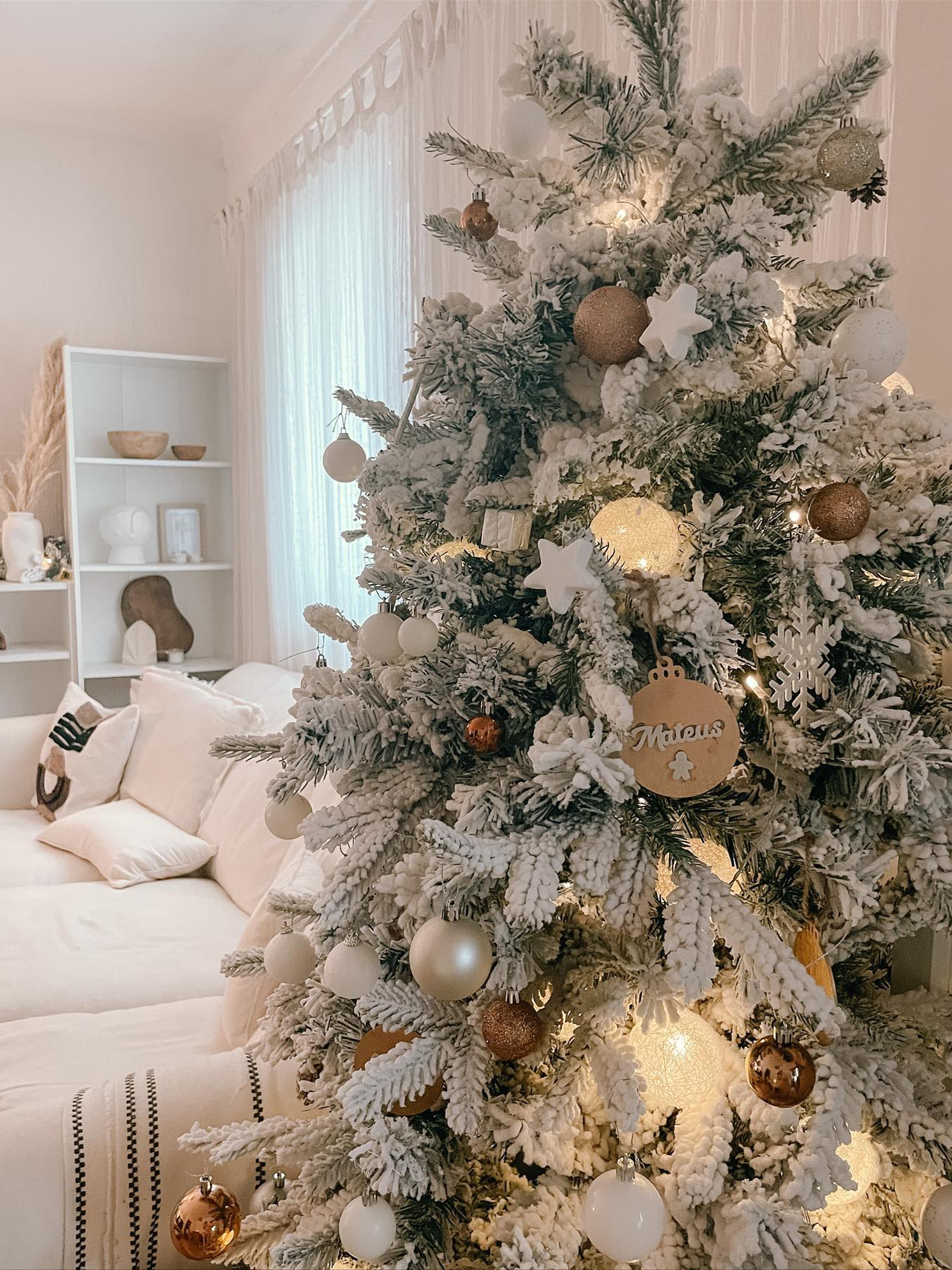Künstlicher Weihnachtsbaum schneebedeckt 210 cm weiß TOMICHI_836728