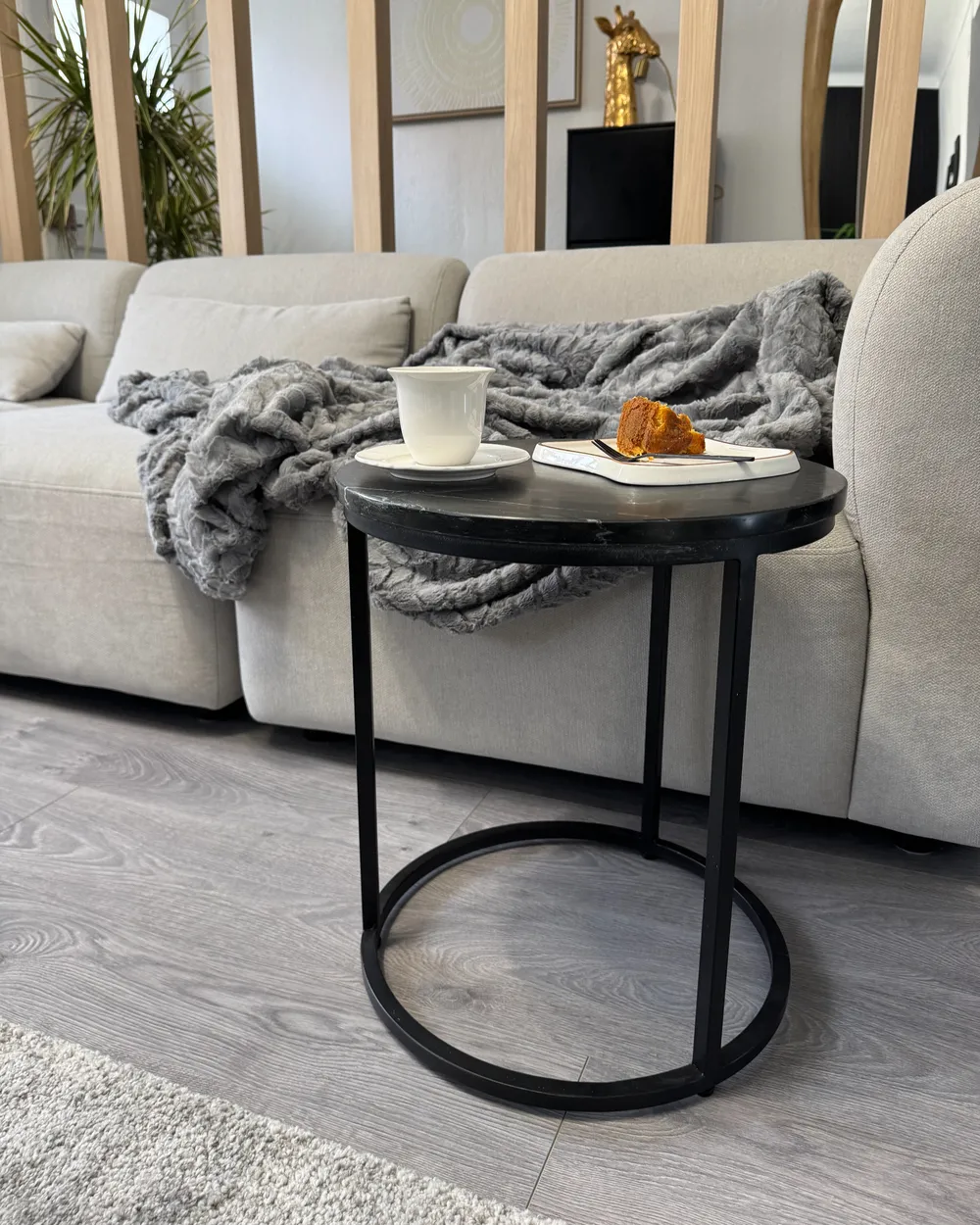 Tables d'appoint effet marbre pour une touche élégante Meti Tables d'appoint effet marbre pour une touche élégante Meti