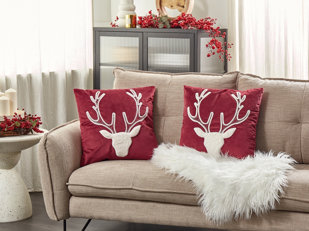 Set of 2 Velvet Cushions Reindeer Motif 45 x 45 cm Red BICOCCA Beliani.pl