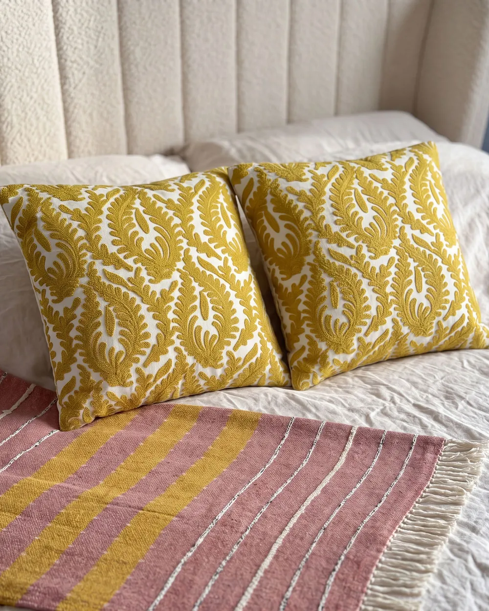 Zestaw 2 poduszek dekoracyjnych PRIMULA 45 x 45 cm Bawełna Musztardowy Ikat_1085370