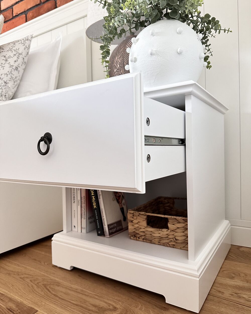 1 Drawer Bedside Table GILBERT White Beliani