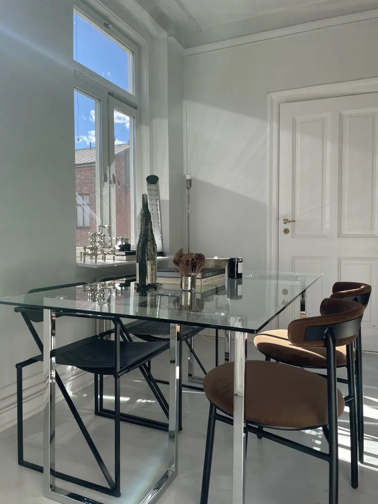 Tavolo Da Pranzo Rettangolare In Vetro Temperato 160x90 Cm – Piano Trasparente, Gambe Incrociate In Acciaio Cromato, Design Moderno, Capacità 80 Kg, Montaggio Richiesto