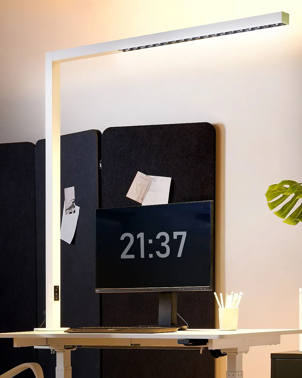 Lampada da tavolo con morsetto a LED OCTANT con sensore di movimento Metallo Bianco_1182376