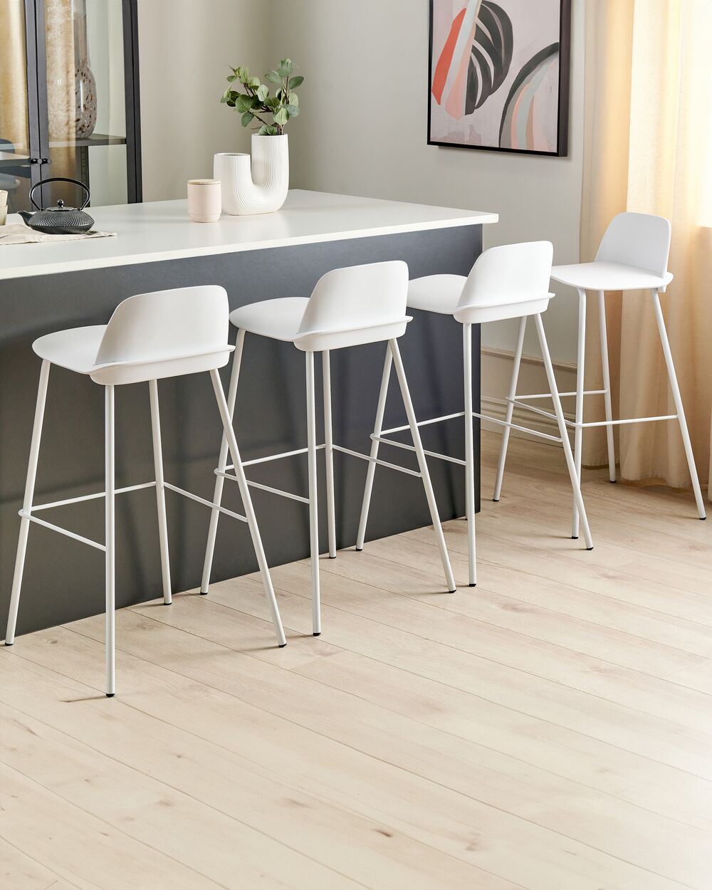 4 bar stools white top