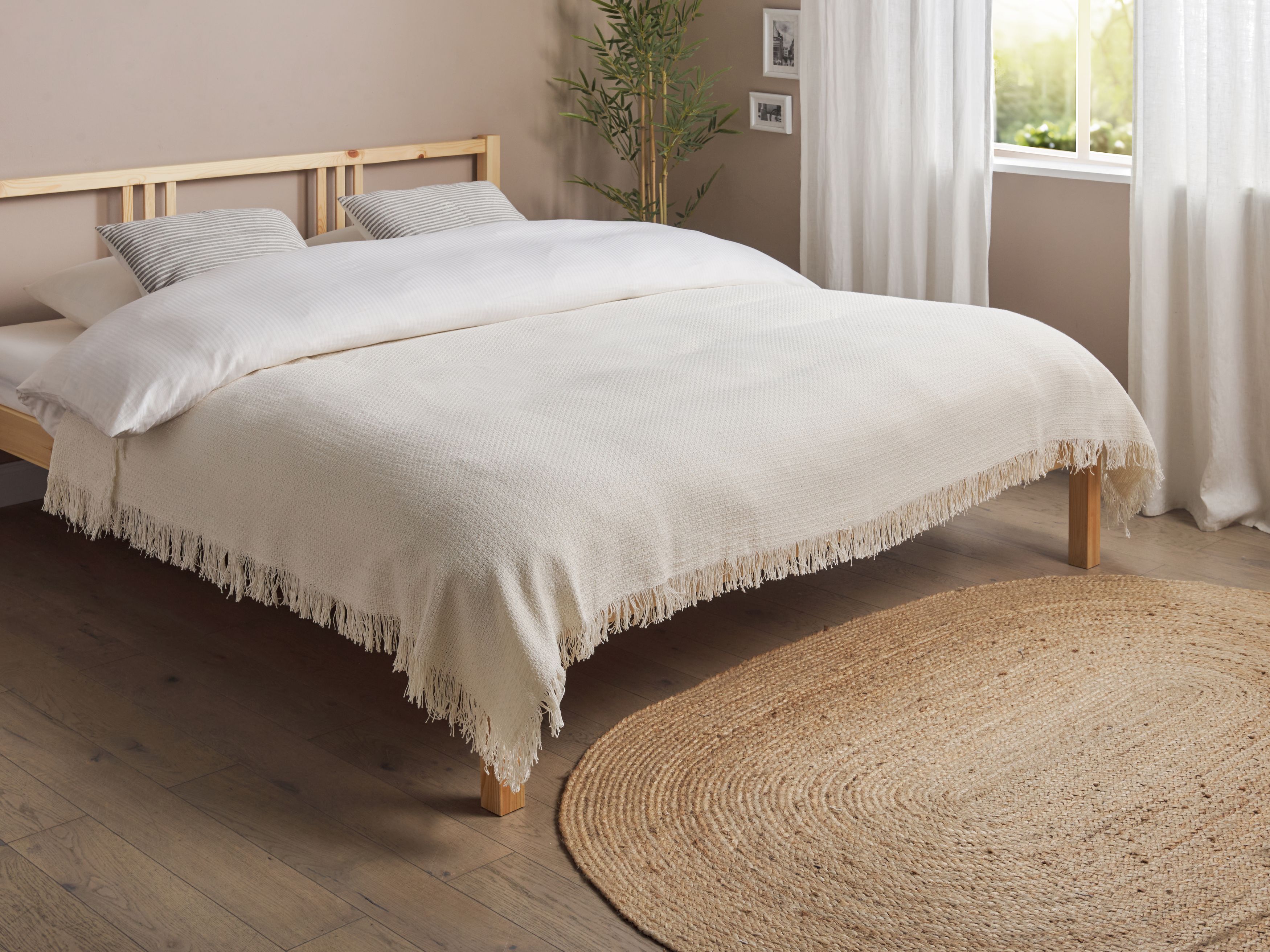 Veda - Tweepersoonsbed - Ribstof beige - 140x200 cm Veda - Tweepersoonsbed - Ribstof beige - 140x200 cm