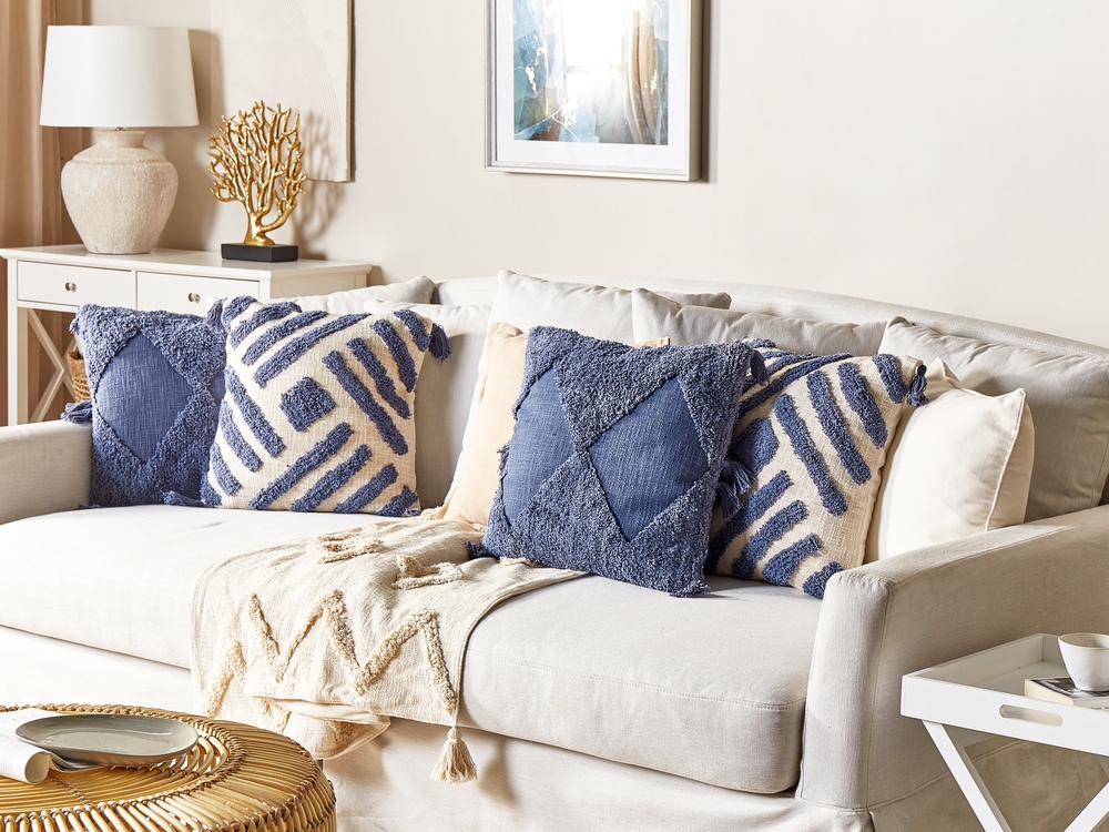 Tan couch with blue pillows online