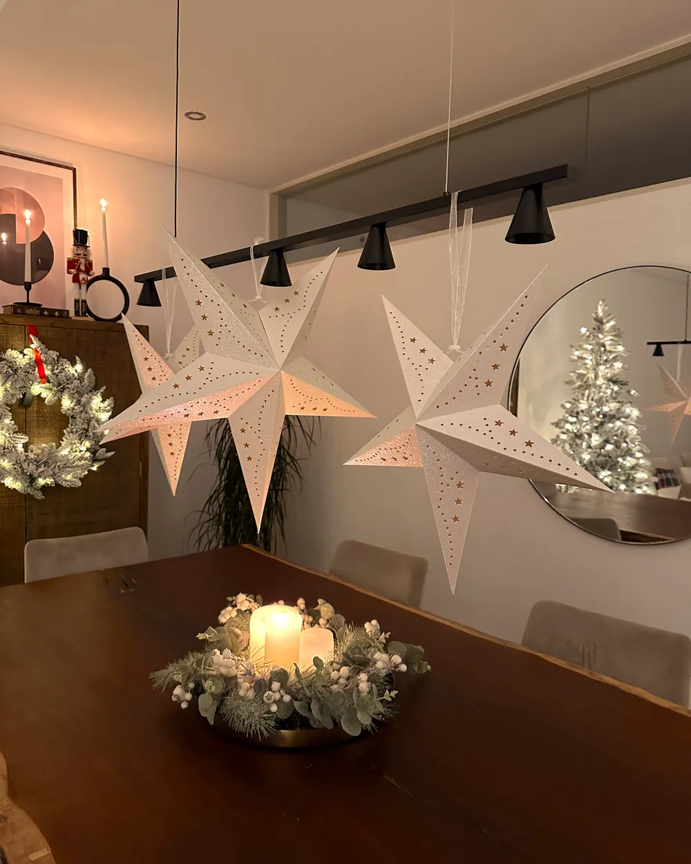 Ośnieżony wieniec świąteczny LED SUNDO 70 cm Biały_900437