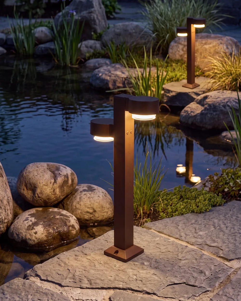 Lampa ogrodowa słupek LED TORDERA Brązowy