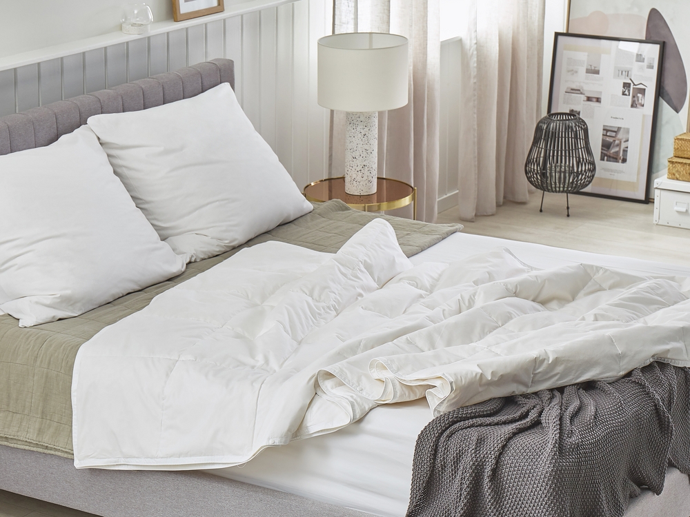 Feathers coming out of duvet on sale