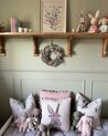 2 poduszki dekoracyjne z motywem królika 45 x 45 cm szarobeżowe TULIPA_920315
