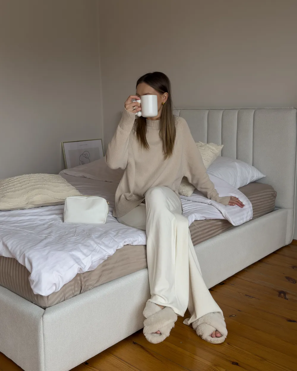 Bett mit Stauraum TARASCON Stoff Hellbeige 160 x 200 cm_1048057