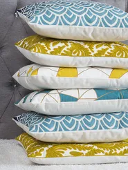 Zestaw 2 poduszek dekoracyjnych PRIMULA 45 x 45 cm Bawełna Musztardowy Ikat_770972