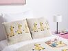 Bavlněná dětská deka s motivem žirafy 130 x 170 cm béžová CHILARI_907153