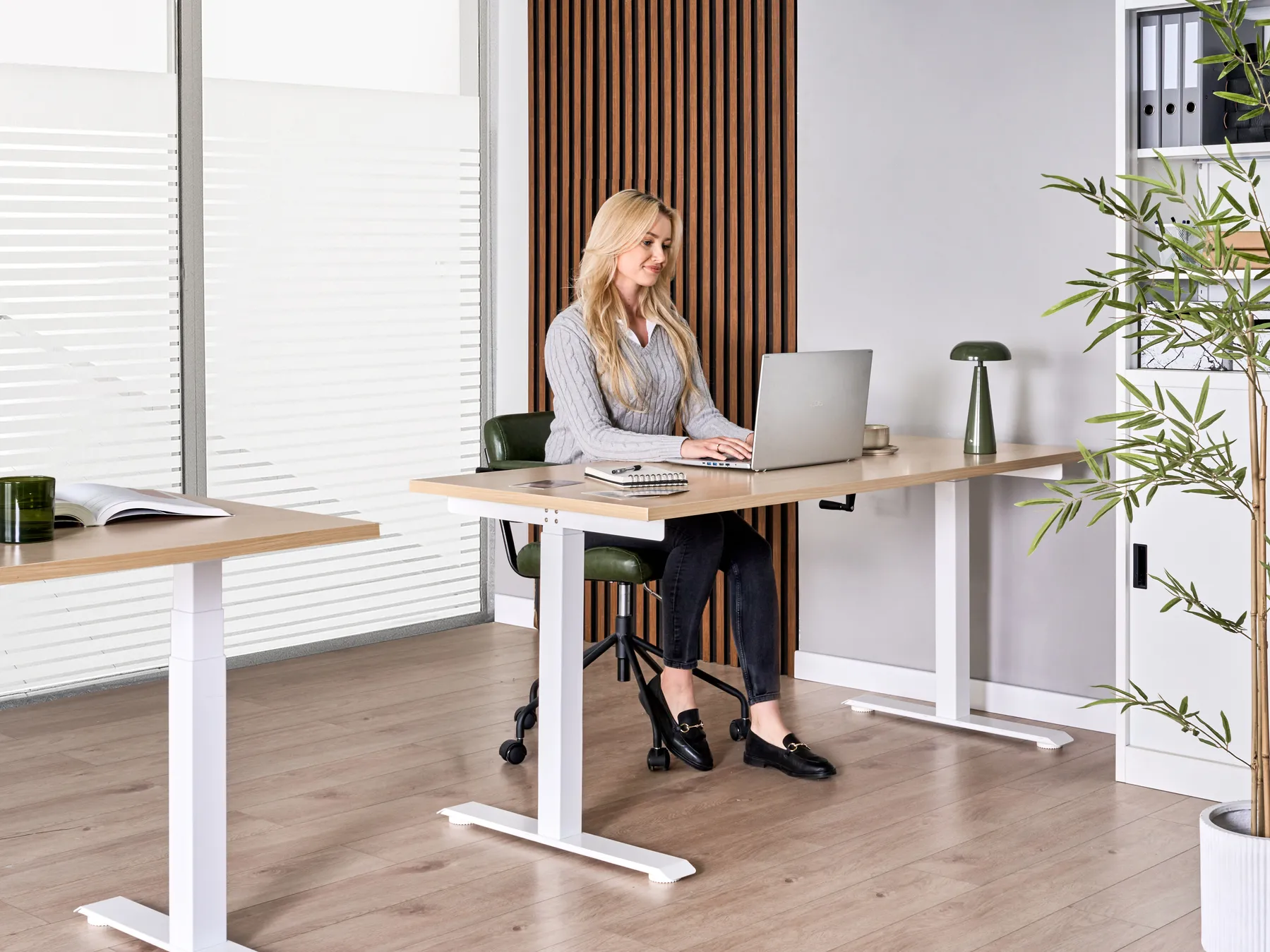 Manual Adjustable Standing Desk DESTINES 160 cm 72 cm Light Brown/ White_1000515