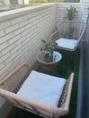 Set da balcone 2 sedie e tavolino in rattan color naturale e cuscini grigio chiaro TRESTINA_811749