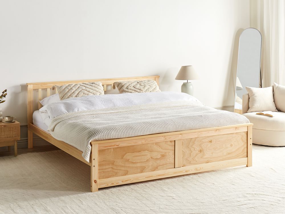 Lit avec sommier Bois de pin OLENDON 160 x 200 cm Marron clair