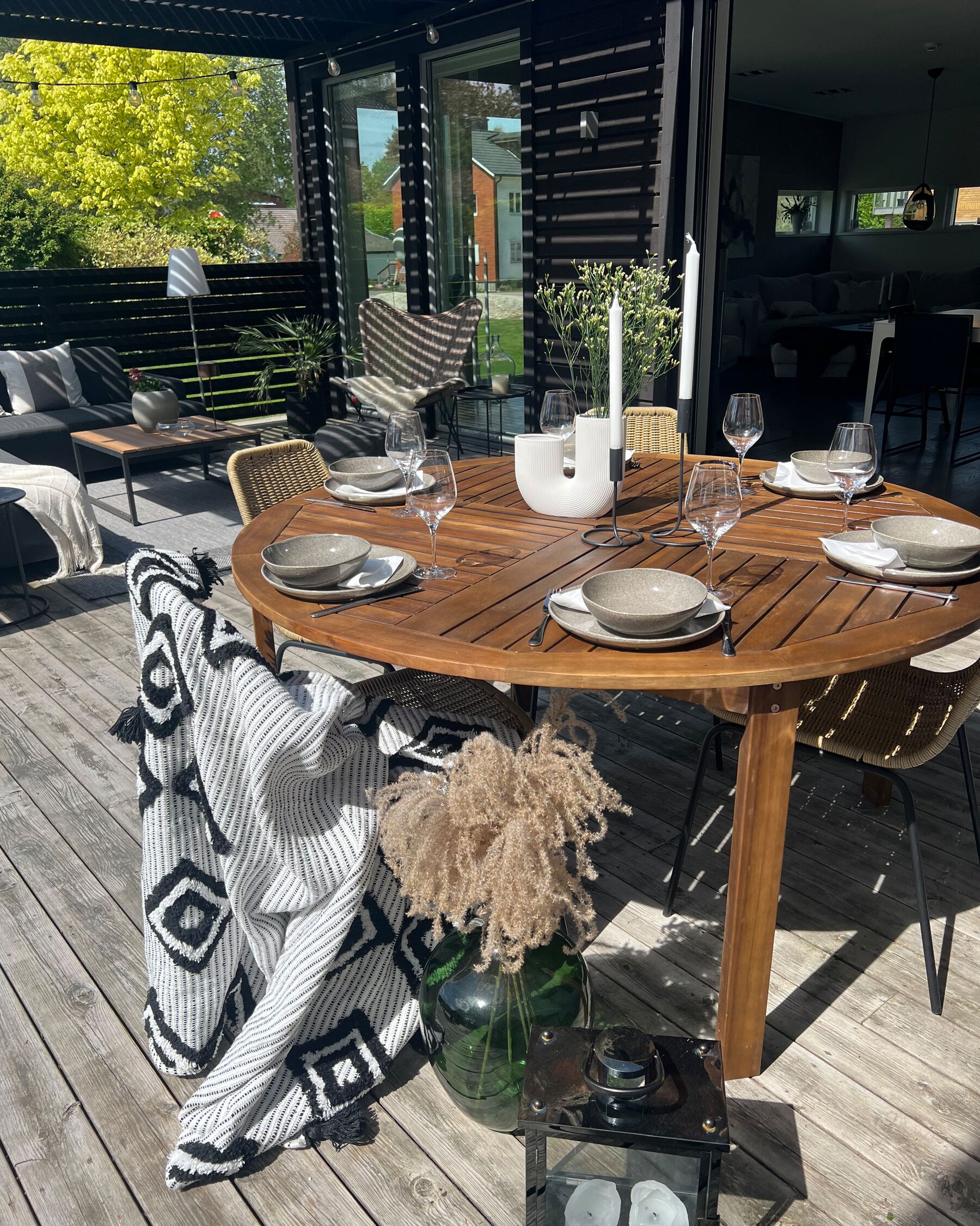 Stół ogrodowy akacjowy okrągły ⌀ 150 cm jasne drewno TOLVE_930023