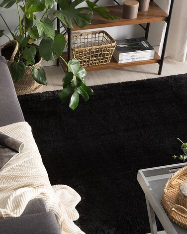 Shaggy Area Rug 140 x 200 cm Black EVREN