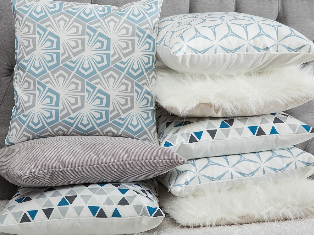 Beige fur cushions 2025