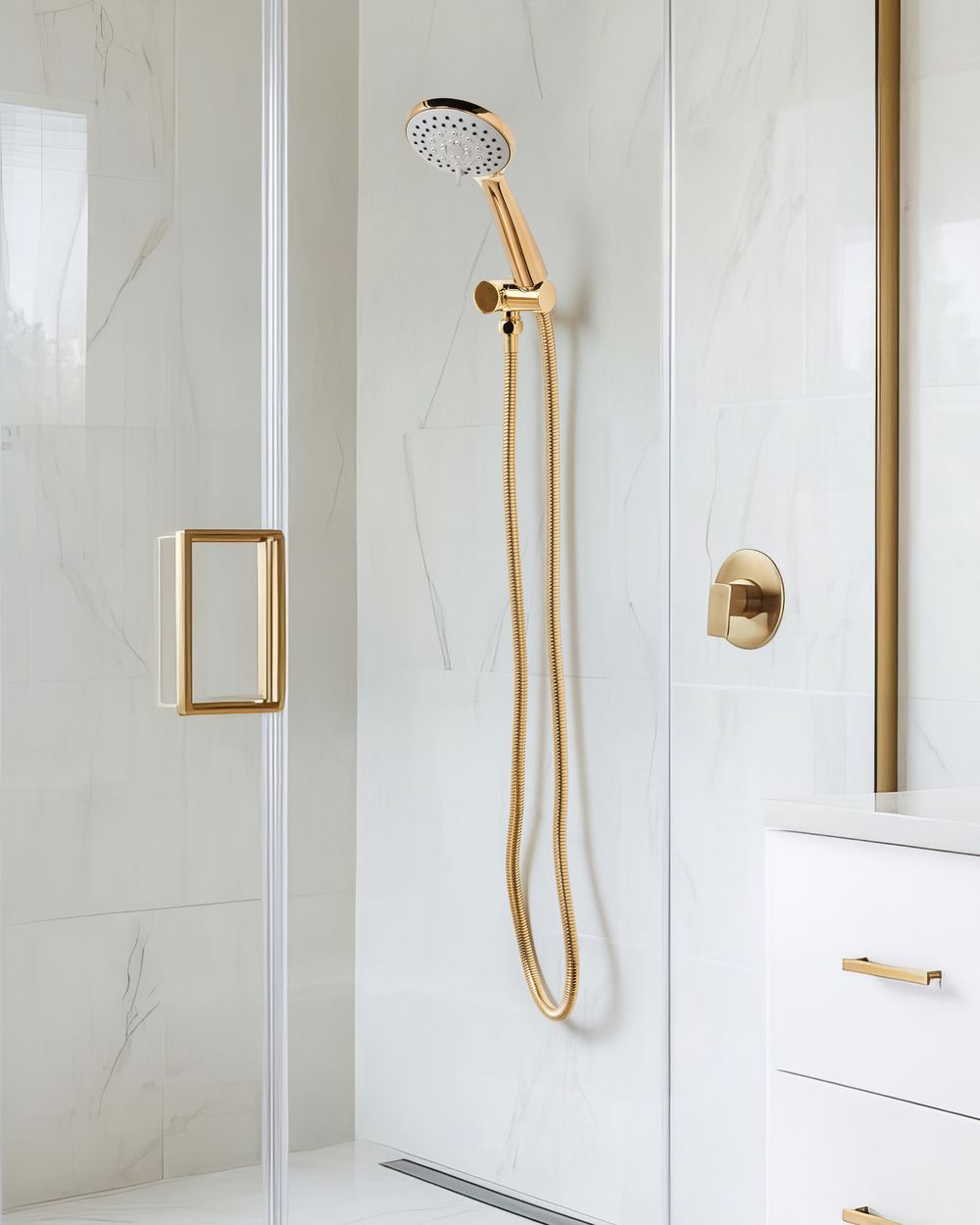 Shower Head and Hose Kit TAMUSHAL 3-function Gold