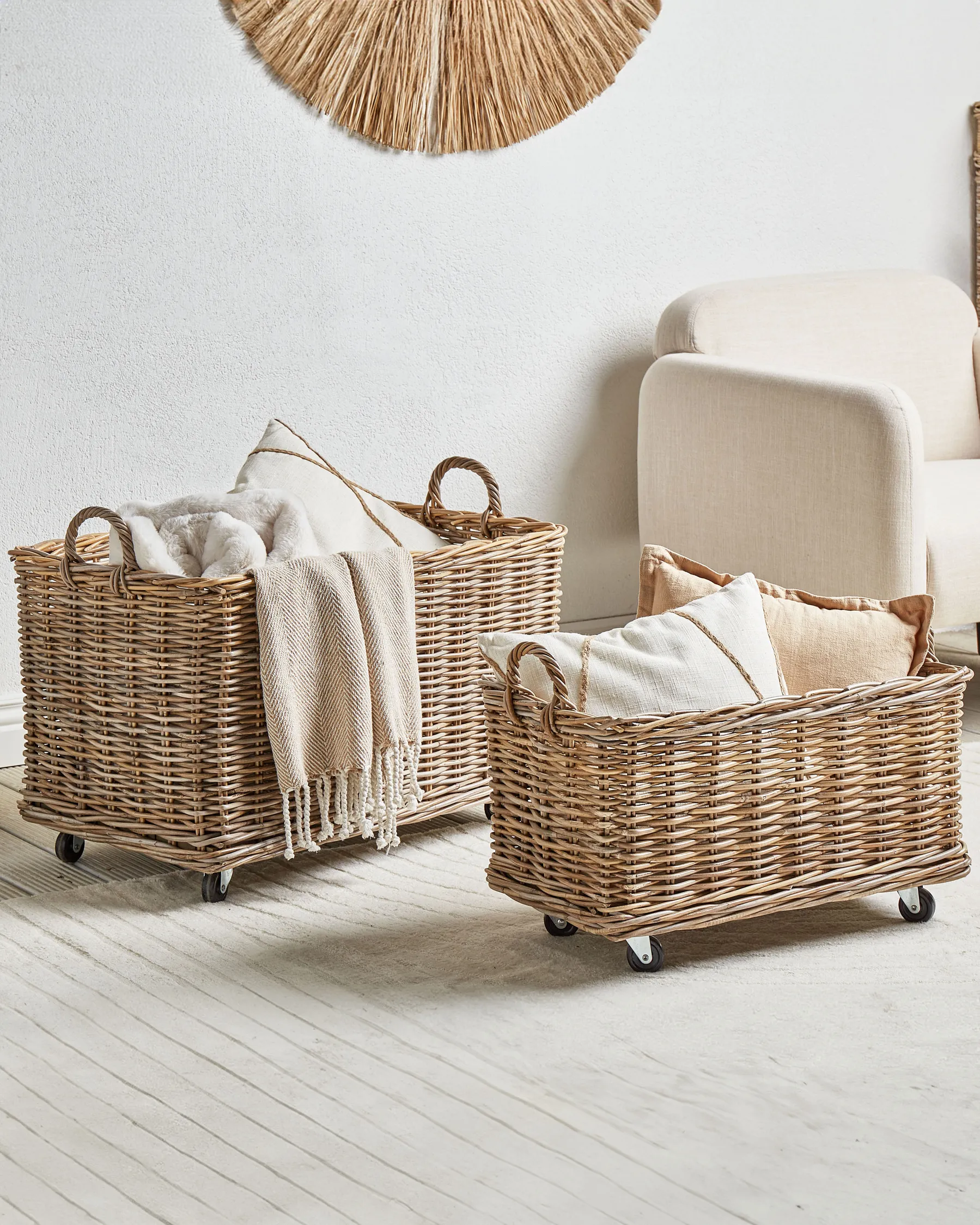 Zestaw 2 koszy KITIM z kółkami Rattan Naturalny_885219