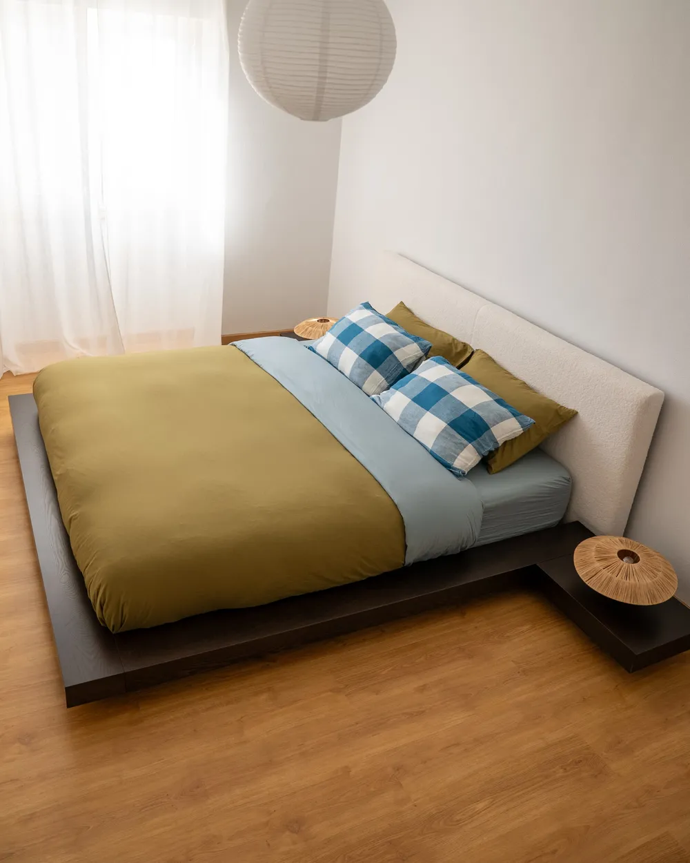 Bed with LED Boucle ZEN 180 x 200 cm (EU Super King) LED Dark Ash Wood_1034096