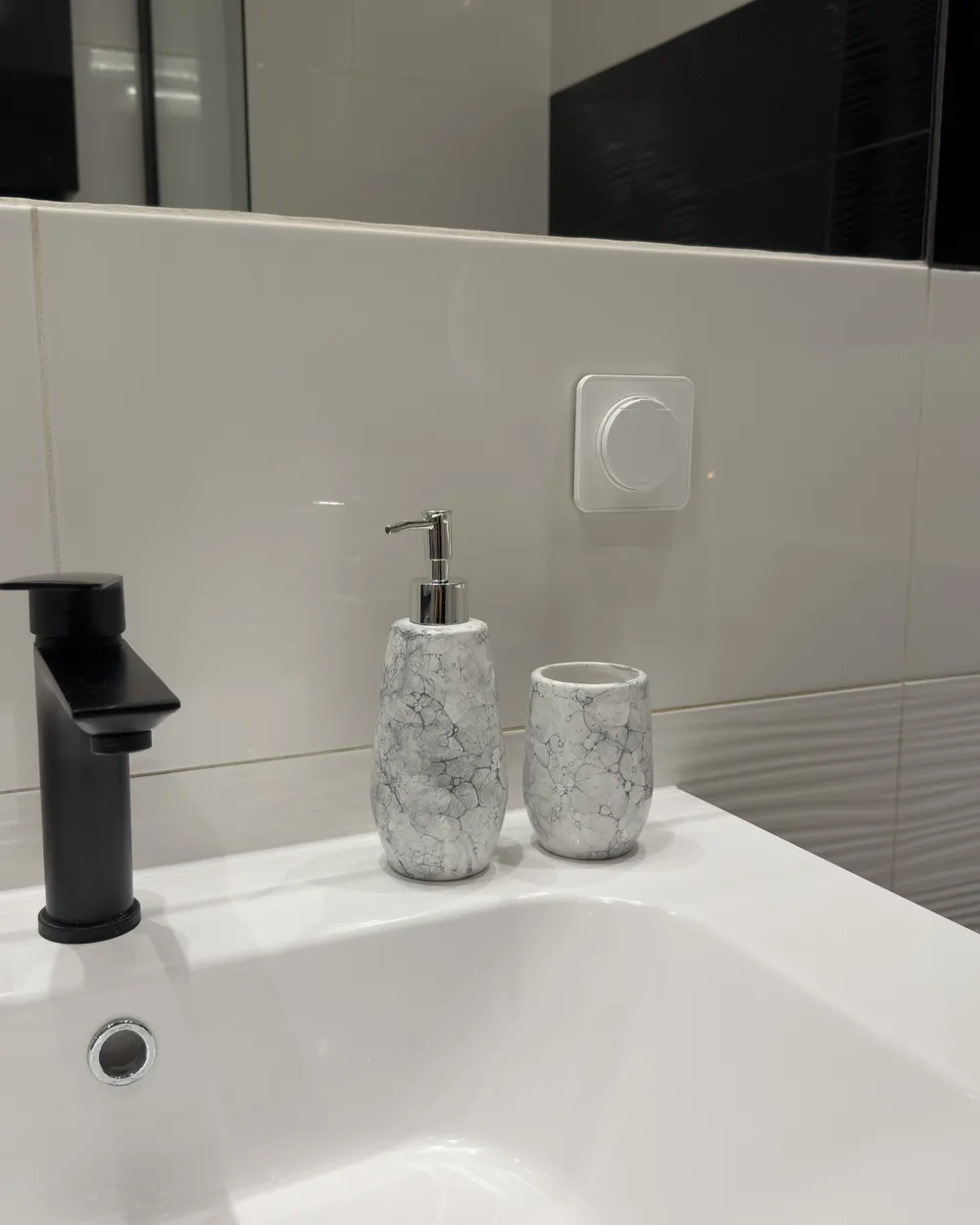 6-Piece Bathroom Accessories Set CALLELA Ceramic White_1063018