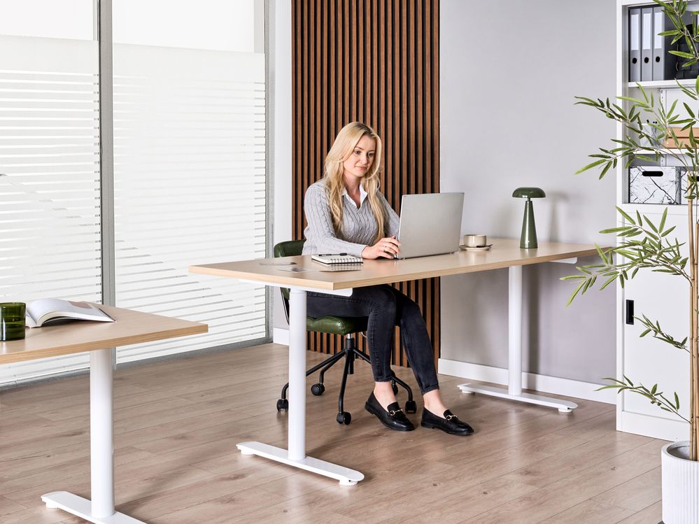 Bureau réglable en hauteur électriquement DESTINAS 180 cm 72 cm Marron clair/blanc
