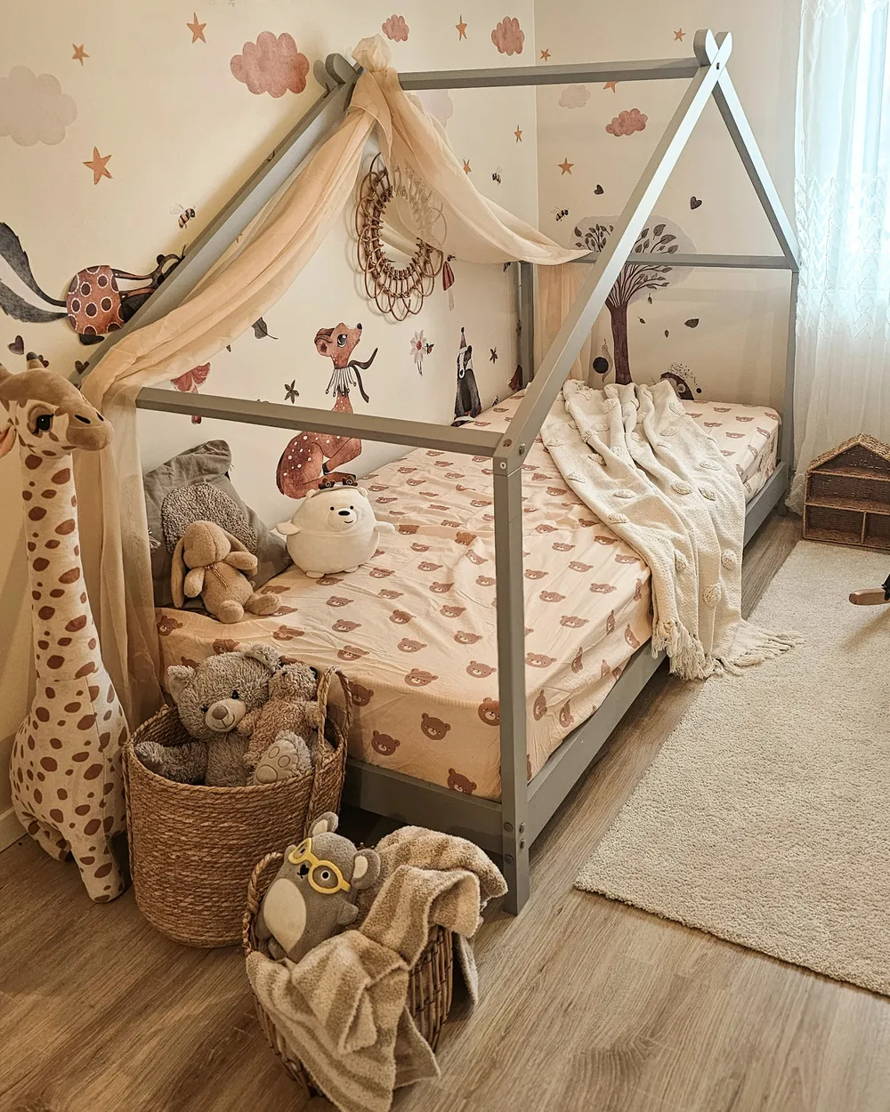 Kids Bed House Pine Wood ORLU 90 x 200 cm (EU Single) Grey_982601
