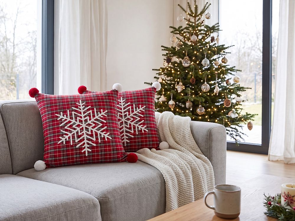 Set of 2 Decorative Cushions LONICERA 45 x 45 cm Red Christmas Motif