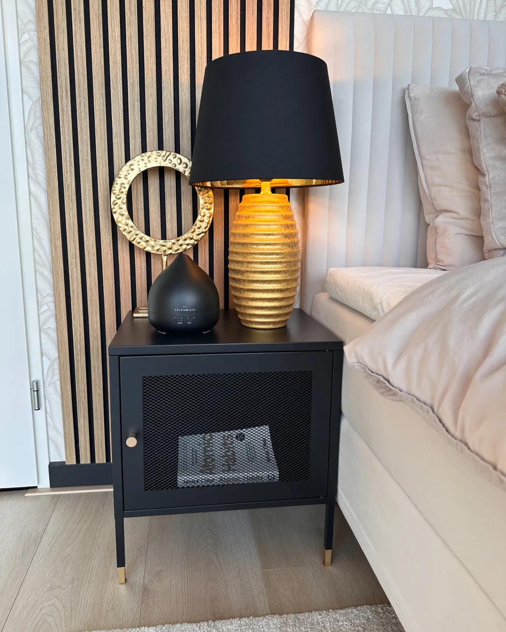 Table de chevet en Acier OSSETT ONE SIZE Table de chevet en Acier OSSETT ONE SIZE